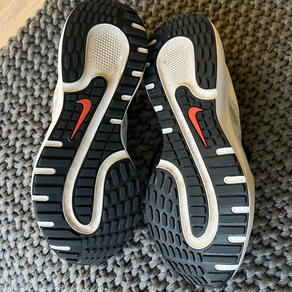 Nike react running shoe size 8 - Picture 5 of 6